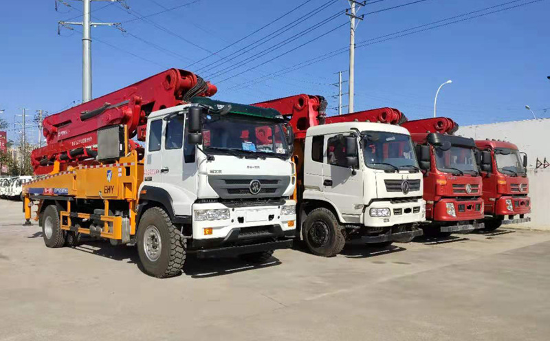 小型混凝土臂架式天泵車