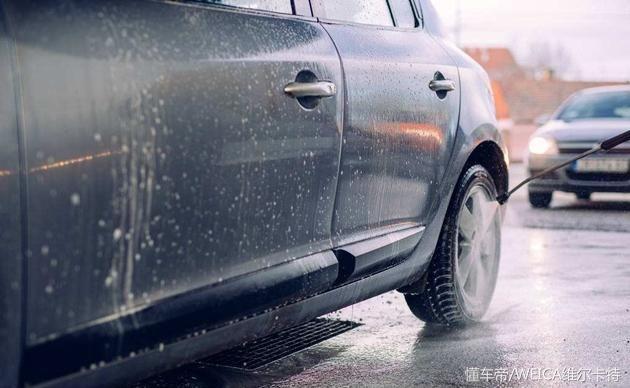 專用車的污垢要及時清理