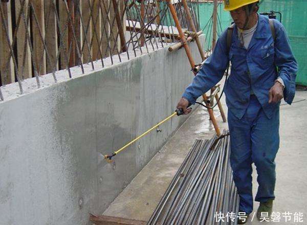 過遲澆水養護則會造成開裂并對潛在質量帶來不利影響