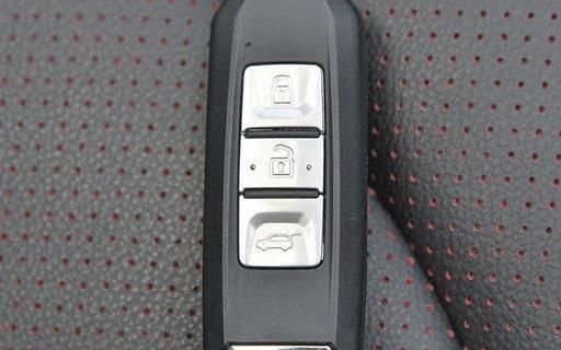 車鑰匙的電池能使用多久老司機說出了答案別到半路時掉鏈子